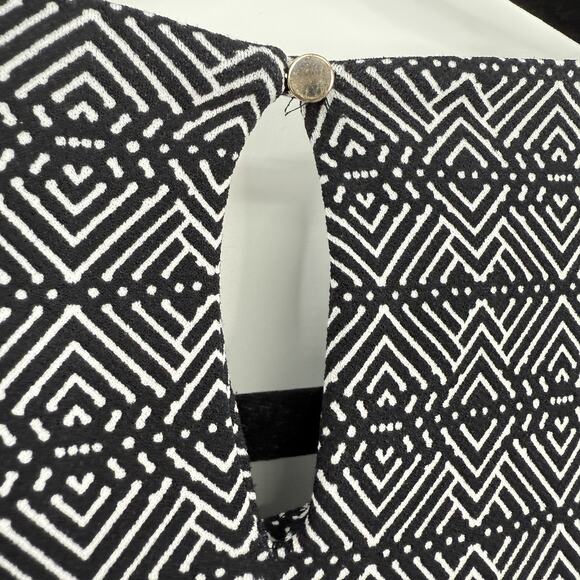 Liz Claiborne Sleeveless Top Size XL Slinky Knit Black White Pattern Pleated - Picture 7 of 9